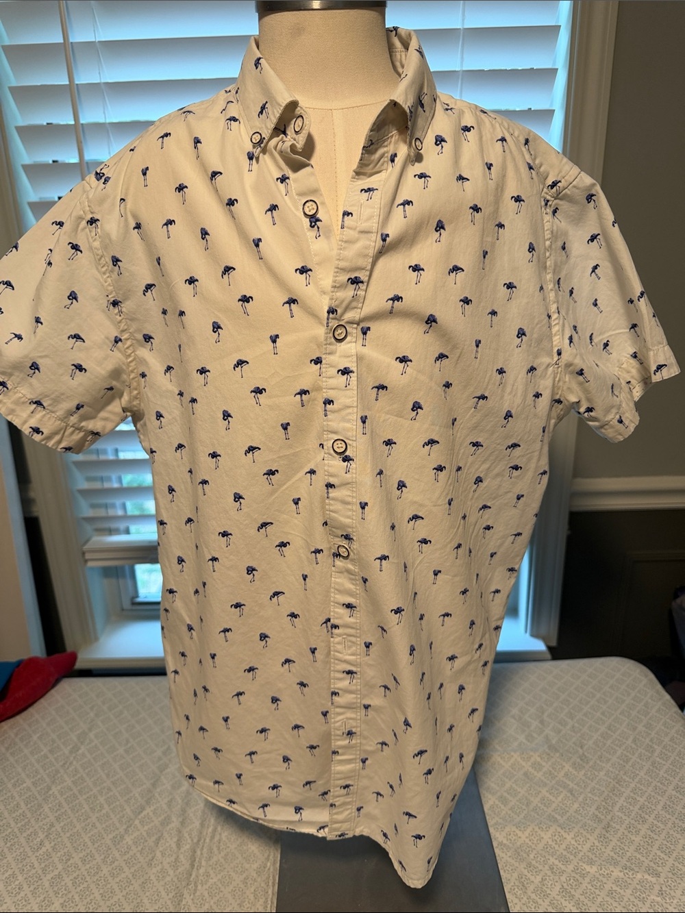 Denim & Flower White Short-Sleeve Button-Down with Blue flamingo Print